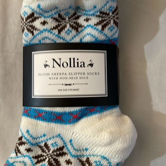 Nollia Plush Sherpa Slipper Socks - Picture 5 of 5